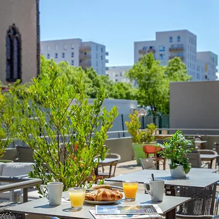 Hotel Campanile Ferrand Centre 3*
